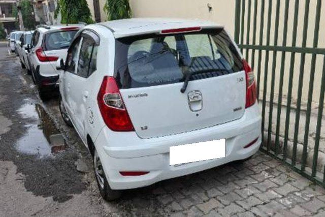 Hyundai i10 स्पोर्टज़ Second-hand 2013 Hyundai i10 स्पोर्टज़ for sale in Ludhiana