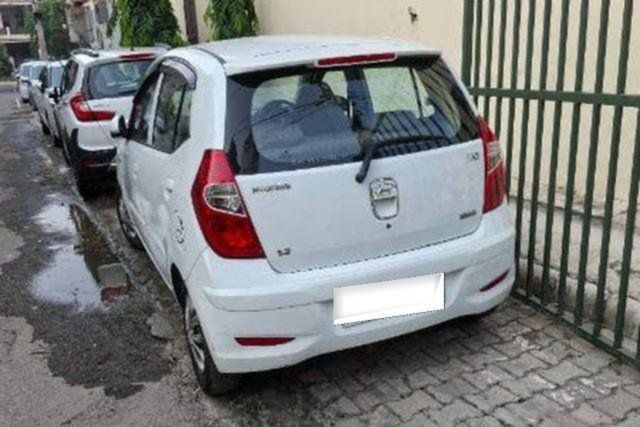 Hyundai i10 स्पोर्टज़ Second-hand 2013 Hyundai i10 स्पोर्टज़ for sale in Ludhiana