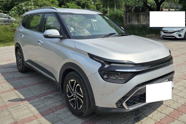 Second-hand 2022 Kia Carens Luxury Plus Diesel AT 6 STR BSVI for sale in New Delhi