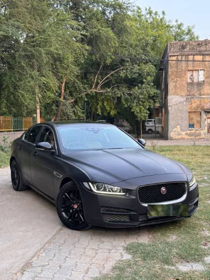 2018 Jaguar XE 2.0L डीजल प्योर