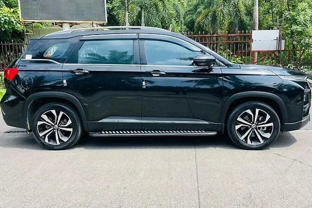 Second-hand 2024 MG Hector Plus Savvy Pro CVT 7 Str 2023-2025 for sale in Mumbai