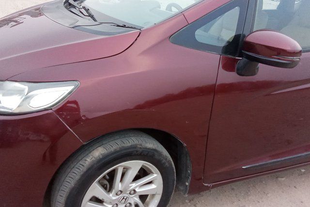 Honda Jazz V CVT Second-hand 2018 Honda Jazz V CVT for sale in Noida