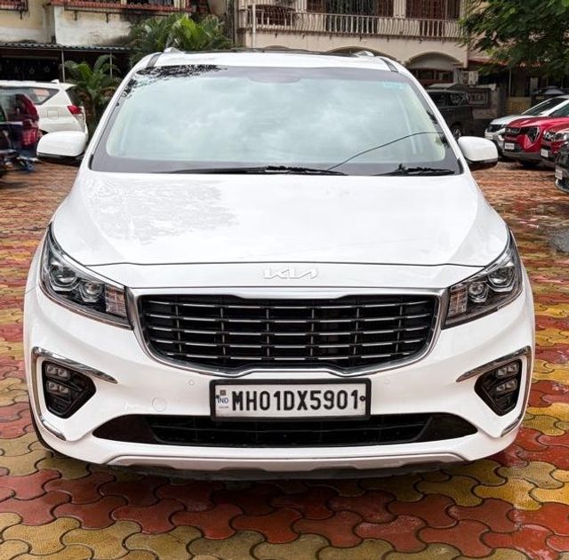 Kia Carnival Limousine Plus Second-hand 2022 Kia Carnival Limousine Plus for sale in Mumbai