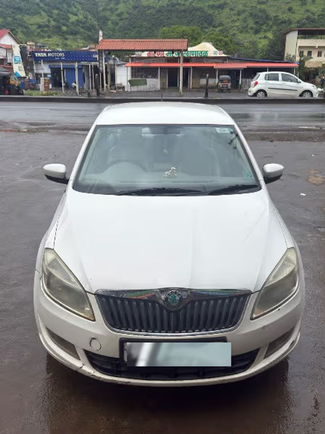 Second-hand 2013 Skoda Rapid 1.6 TDI Ambition प्लस Alloy for sale in Mumbai