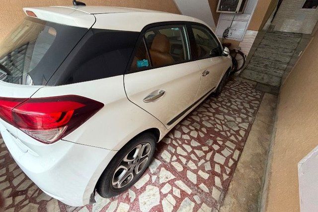 Hyundai i20 1.2 एस्टा Second-hand 2018 Hyundai i20 1.2 एस्टा for sale in New Delhi