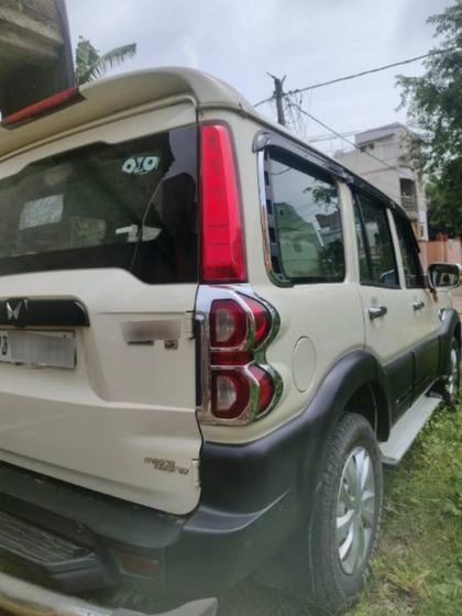 2022 Mahindra Scorpio एस रेनफोर्स्ड बीएस6
