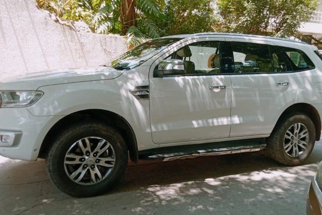 Ford Endeavour 2.2 Titanium AT 4X2 Second-hand 2017 Ford Endeavour 2.2 Titanium AT 4X2 for sale in Vadodara