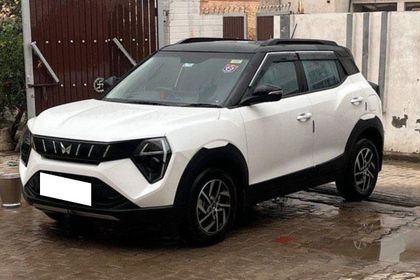 2024 Mahindra XUV 3XO AX5
