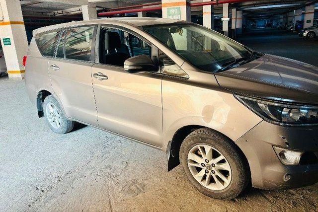 Toyota Innova Crysta 2.4 जी MT बीएस4 Second-hand 2016 Toyota Innova Crysta 2.4 जी MT बीएस4 for sale in Ludhiana