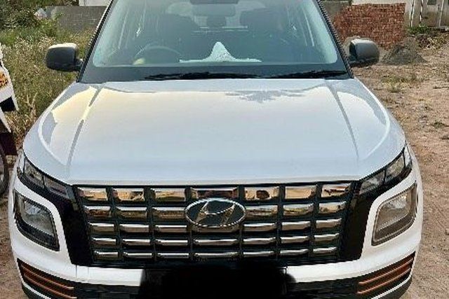 Second-hand 2024 Hyundai Venue ई for sale in Panvel
