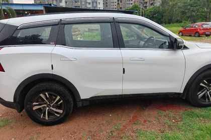 2025 Mahindra XUV700 एएक्स5 7 Str डीजल