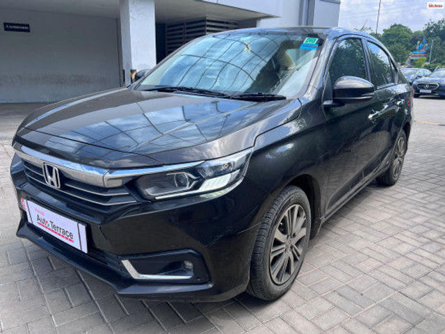 Honda Amaze 2nd Gen वीएक्स CVT बीएस6 Second-hand 2021 Honda Amaze 2nd Gen वीएक्स CVT बीएस6 for sale in Ahmedabad
