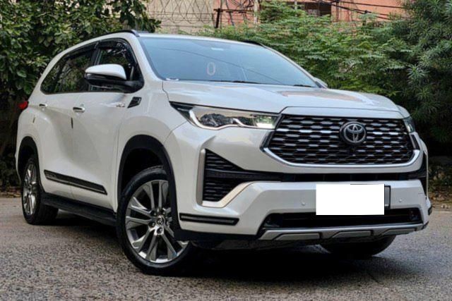 Second-hand 2024 Toyota Innova Hycross ZX Hybrid for sale in New Delhi