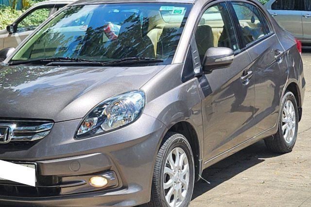 Honda Amaze VX AT i-Vtech Second-hand 2014 Honda Amaze VX AT i-Vtech for sale in Thane