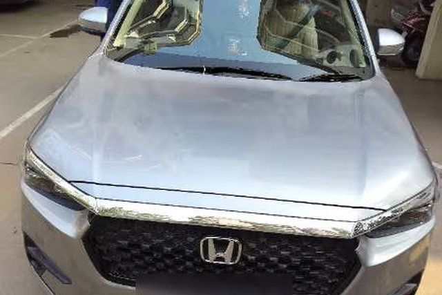 Honda Amaze जेडएक्स सीवीटी Second-hand 2025 Honda Amaze जेडएक्स सीवीटी for sale in Ahmedabad
