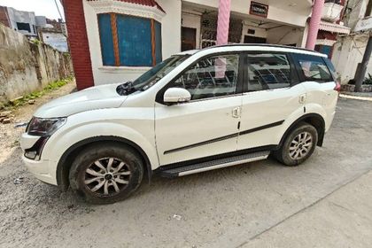 2018 Mahindra XUV500 W9 बीएस4