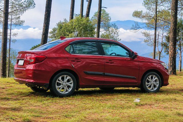 Honda Amaze V CVT Petrol BSIV Second-hand 2018 Honda Amaze V CVT Petrol BSIV for sale in New Delhi