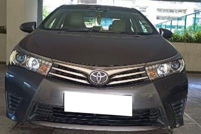 Toyota Corolla Altis D-4D G Second-hand 2014 Toyota Corolla Altis D-4D G for sale in Surat