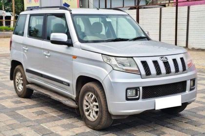 2017 महिंद्रा टीयूवी 300 T8