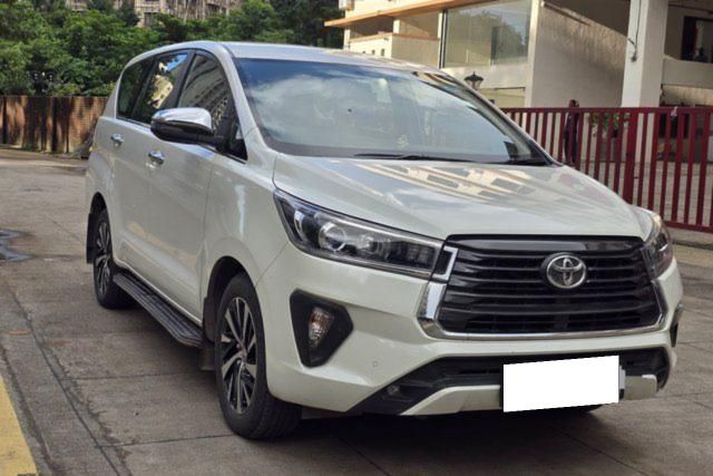 Toyota Innova Crysta 2.4 जेडएक्स 7 STR Second-hand 2022 Toyota Innova Crysta 2.4 जेडएक्स 7 STR for sale in Mumbai