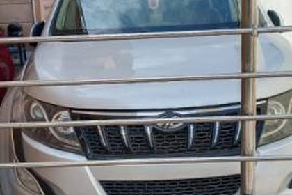 2015 Mahindra XUV500 W11 FWD डीजल