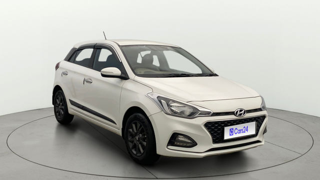 Hyundai i20 स्पोर्टज़ प्लस बीएस4 Second-hand 2019 Hyundai i20 स्पोर्टज़ प्लस बीएस4 for sale in Agra