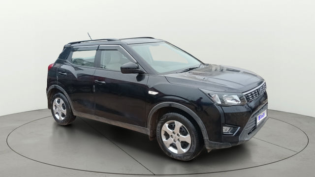 Mahindra XUV300 W6 Second-hand 2023 Mahindra XUV300 W6 for sale in Bhopal
