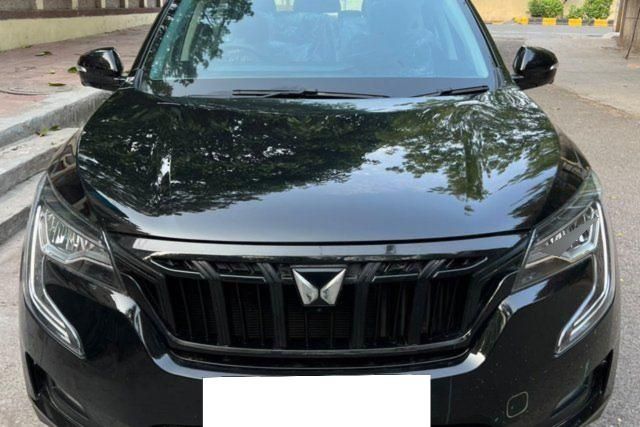 Second-hand 2025 Mahindra XUV700 ax7l Ebony Edition 7Str AT for sale in New Delhi