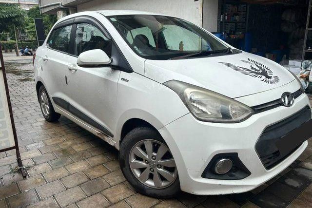 Hyundai Xcent 1.1 CRDi बेस Second-hand 2015 Hyundai Xcent 1.1 CRDi बेस for sale in Surat