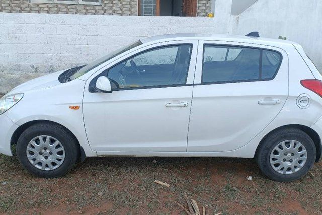 Hyundai i20 1.2 Asta Second-hand 2011 Hyundai i20 1.2 Asta for sale in Palani