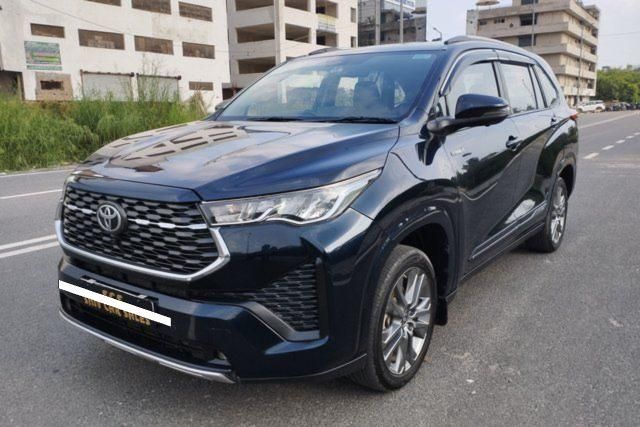 Toyota Innova Hycross VX 8STR Hybrid Second-hand 2023 Toyota Innova Hycross VX 8STR Hybrid for sale in New Delhi
