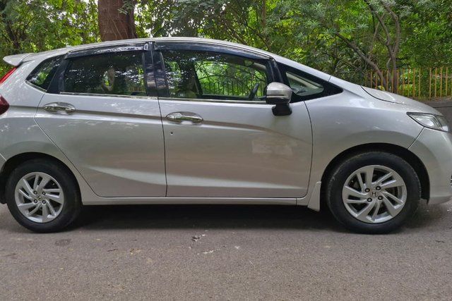 Second-hand 2015 Honda Jazz 1.2 V AT i VTEC for sale in New Delhi