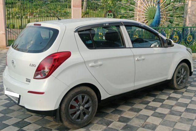 Hyundai i20 स्पोर्टज़ 1.2 Second-hand 2013 Hyundai i20 स्पोर्टज़ 1.2 for sale in Lucknow
