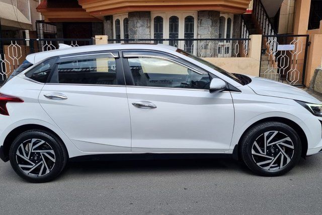 Hyundai i20 Asta Opt Second-hand 2024 Hyundai i20 Asta Opt for sale in Bangalore