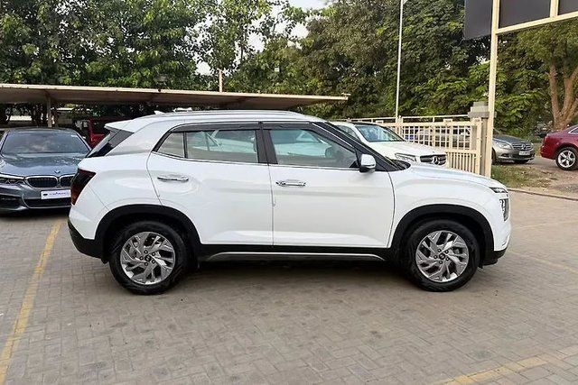Hyundai Creta एसएक्स Second-hand 2023 Hyundai Creta एसएक्स for sale in Ahmedabad