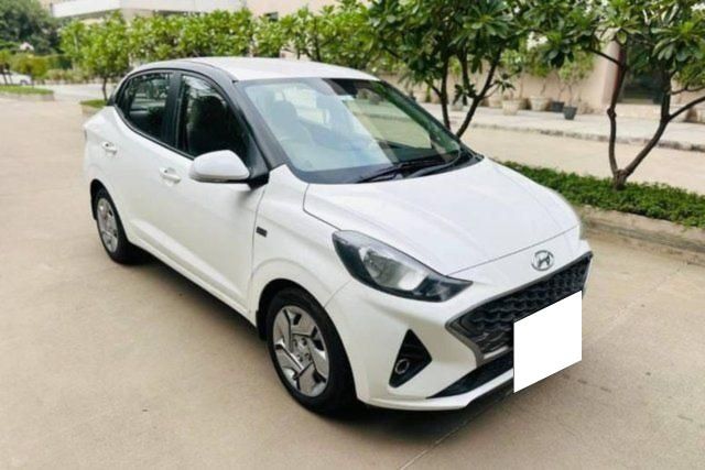 Hyundai Aura S AMT Diesel Second-hand 2020 Hyundai Aura S AMT Diesel for sale in Ahmedabad