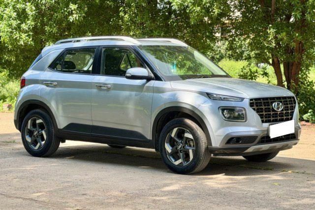 Hyundai Venue एसएक्स Opt टर्बो बीएस4 Second-hand 2019 Hyundai Venue एसएक्स Opt टर्बो बीएस4 for sale in Indore