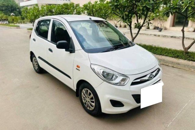 Hyundai i10 Magna 1.1L Second-hand 2016 Hyundai i10 Magna 1.1L for sale in Ahmedabad