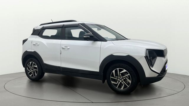 Second-hand 2025 Mahindra XUV 3XO एएक्स5 एटी for sale in Bangalore