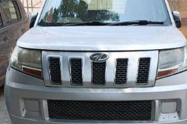 Second-hand 2017 Mahindra TUV 300 T6 for sale in New Delhi