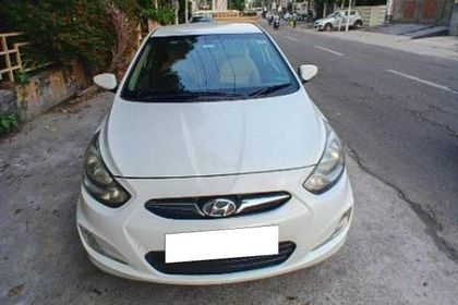 2013 Hyundai Verna 1.6 एसएक्स CRDi (O)