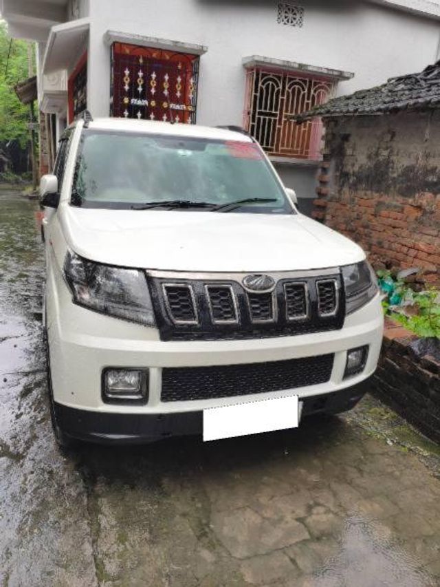 Second-hand 2020 Mahindra TUV 300 T10 बीएस4 for sale in Murshidabad