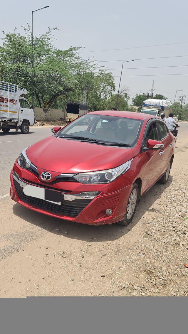 Toyota Yaris वीएक्स CVT बीएस4 Second-hand 2018 Toyota Yaris वीएक्स CVT बीएस4 for sale in Jhalawar