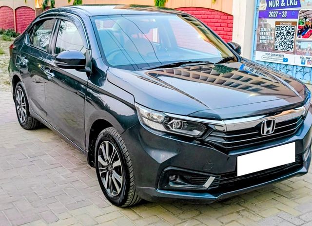 Second-hand 2021 Honda Amaze 2nd Gen वीएक्स CVT बीएस6 for sale in New Delhi