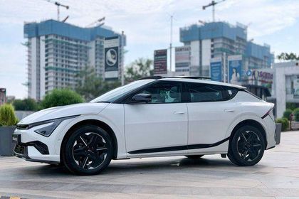 2025 Kia EV6 जीटी line AWD