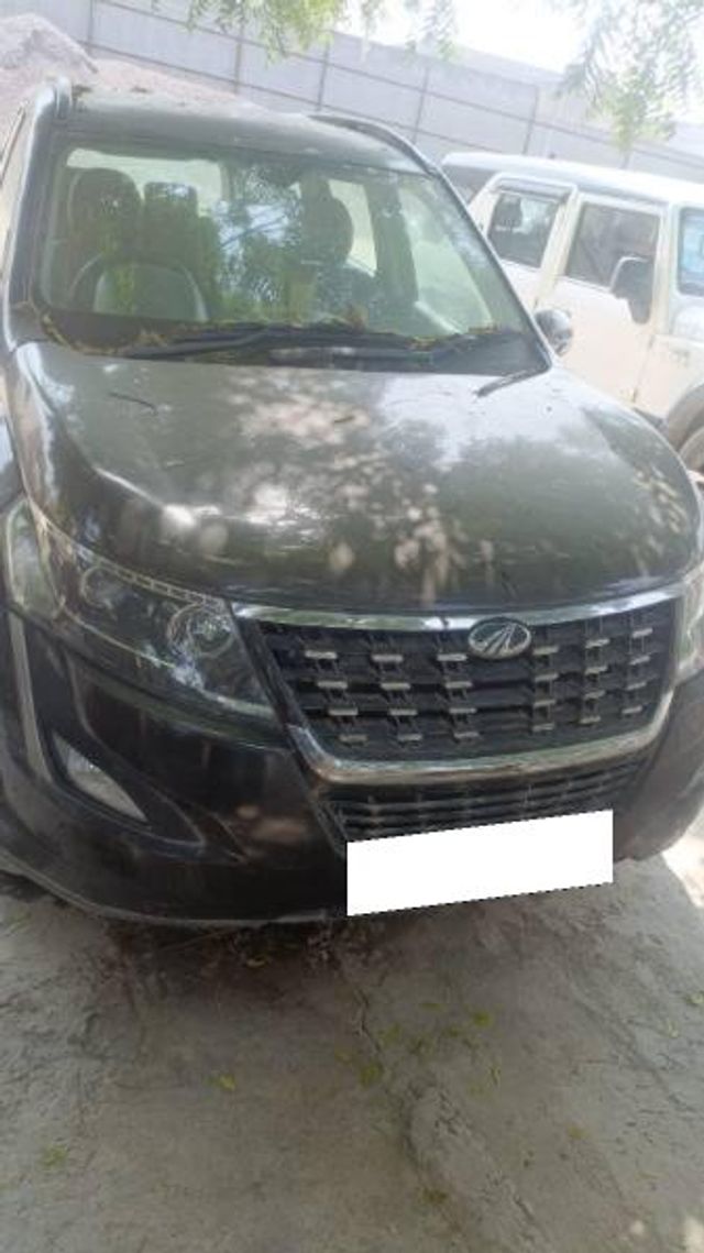 Mahindra XUV500 W7 BSIV Second-hand 2019 Mahindra XUV500 W7 BSIV for sale in Noida