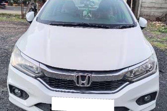 Honda City वी MT Second-hand 2021 Honda City वी MT for sale in Ahmedabad