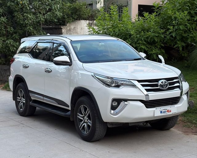 Toyota Fortuner 2.8 2WD MT बीएस4 Second-hand 2018 Toyota Fortuner 2.8 2WD MT बीएस4 for sale in Hyderabad