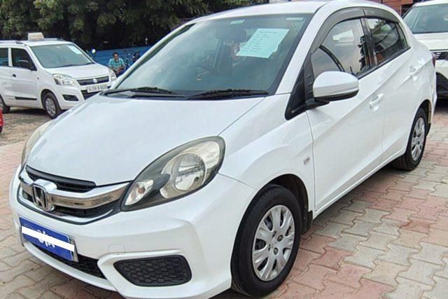 Honda WR-V i-DTEC वीएक्स Second-hand 2018 Honda WR-V i-DTEC वीएक्स for sale in Ahmedabad