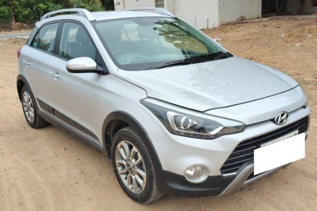 Hyundai i20 स्पोर्टज़ ऑप्शन 1.2 Second-hand 2015 Hyundai i20 स्पोर्टज़ ऑप्शन 1.2 for sale in Ahmedabad